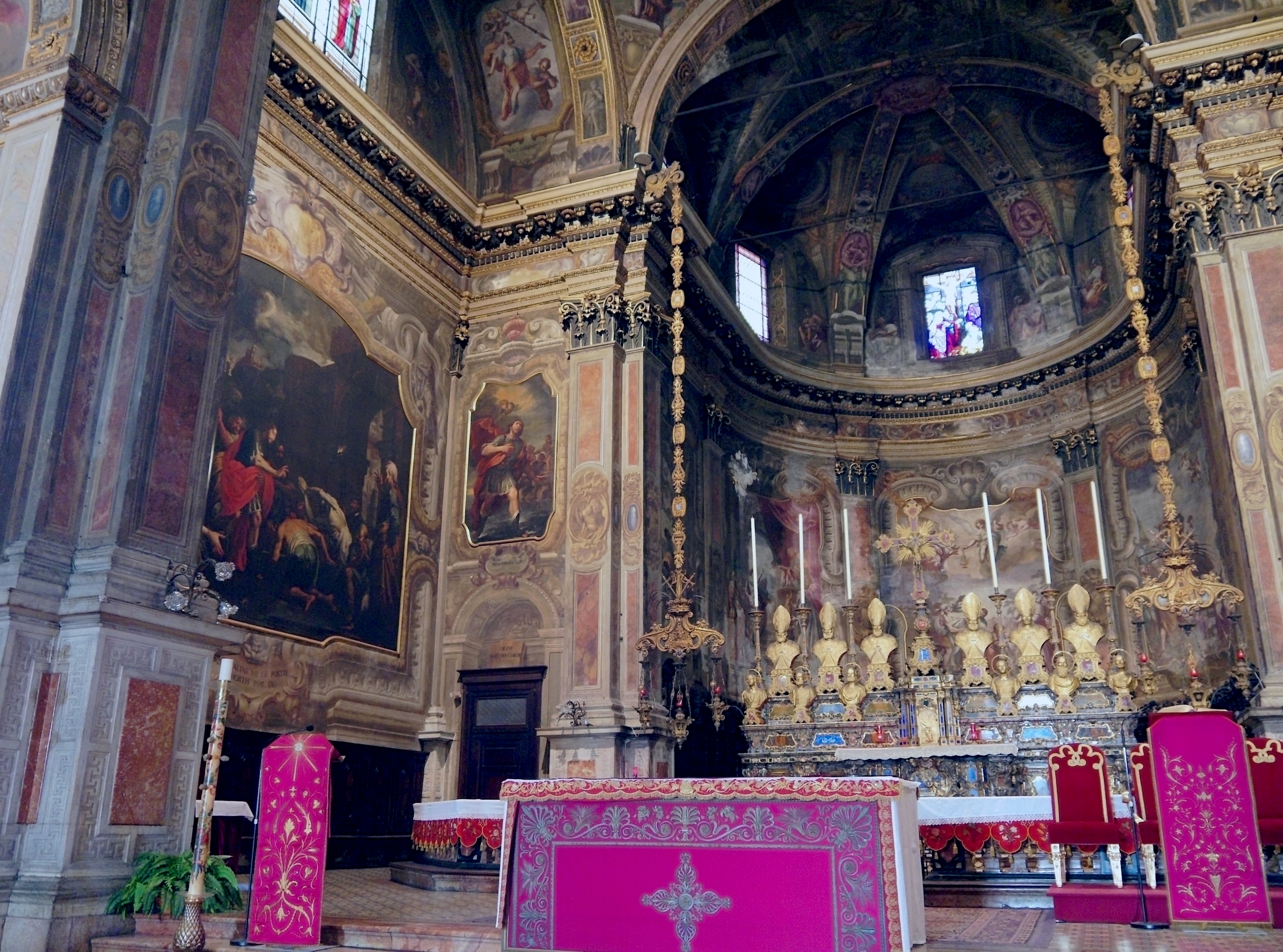 Milan (Italy) - Altar and apsis of Sant Alessandro in Zebedia